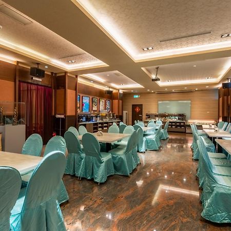 Fu Hsiang Hotel Yilan Esterno foto