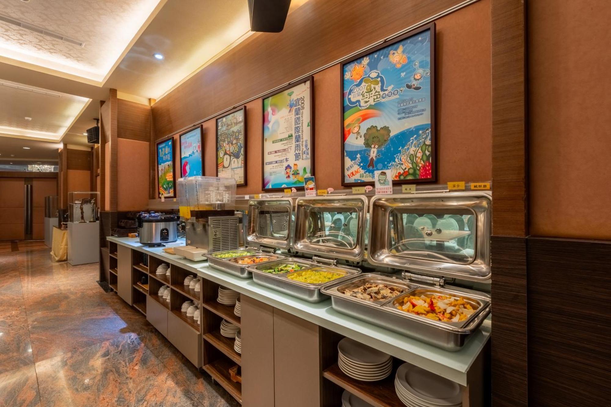 Fu Hsiang Hotel Yilan Esterno foto