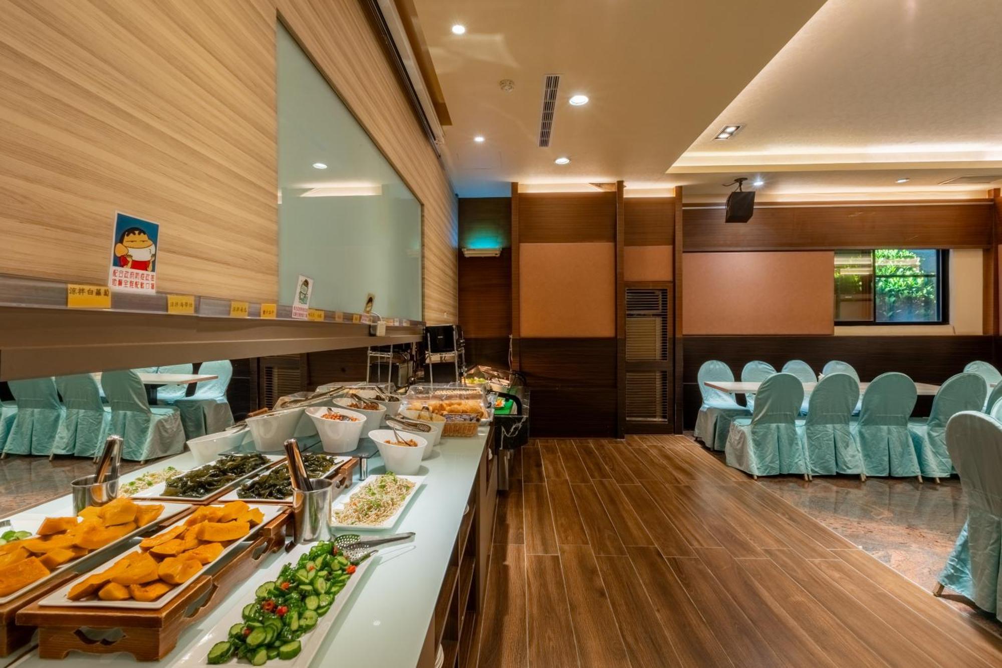 Fu Hsiang Hotel Yilan Esterno foto