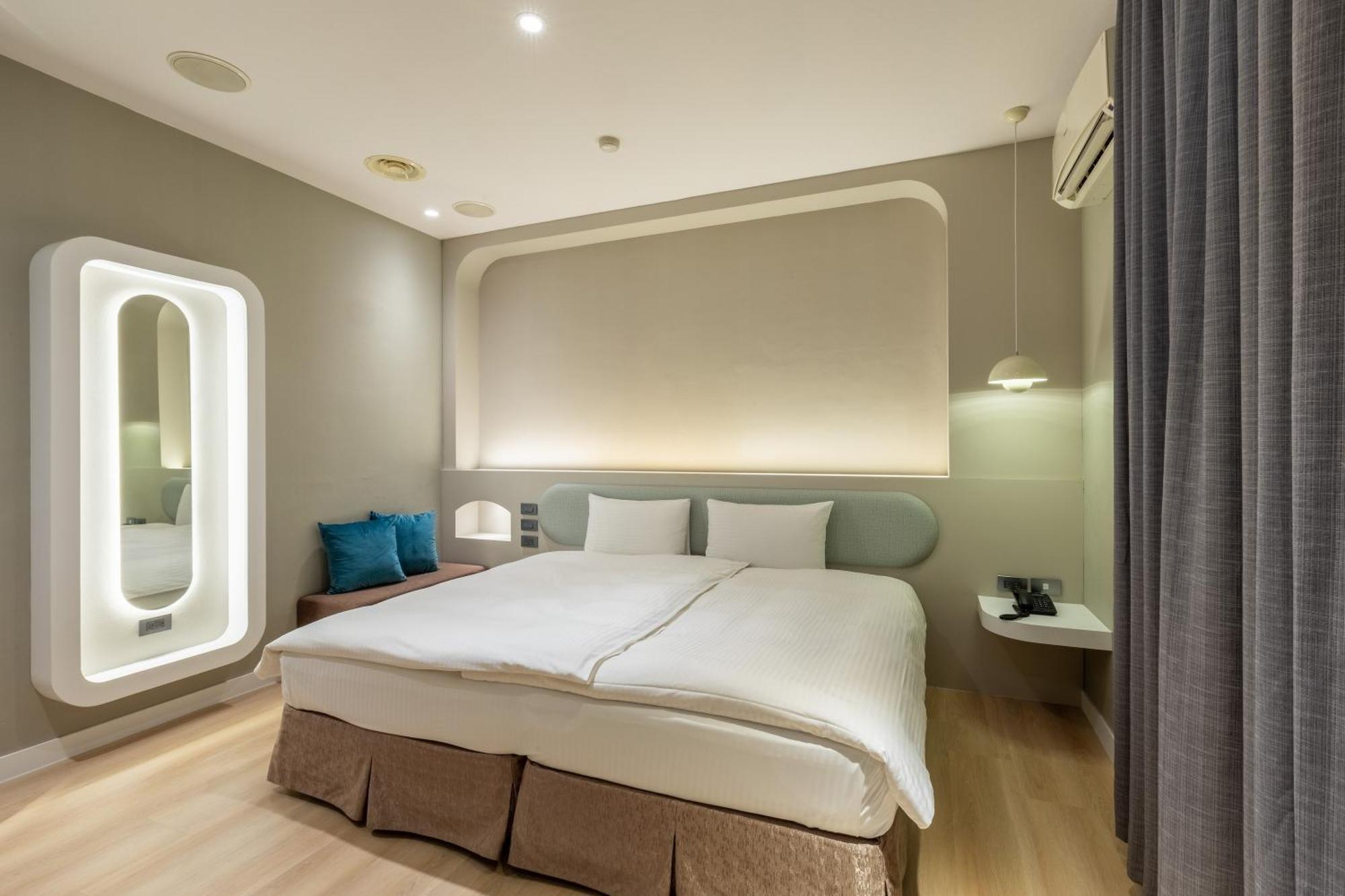 Fu Hsiang Hotel Yilan Esterno foto